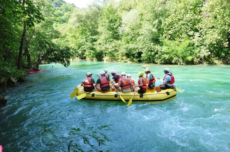 RAFTING NA RZECE CETINA – RIWIERA MAKARSKA W CHORWACJI